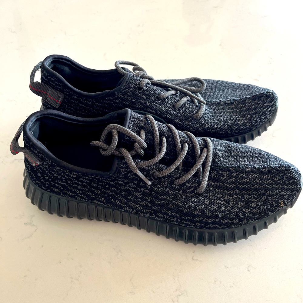 YEEZY Boost 350 Pirate Black REPS
